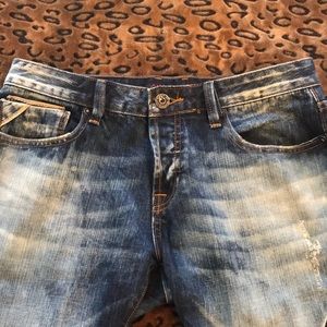 Men’s Cult of Individuality in a Rebel Straight